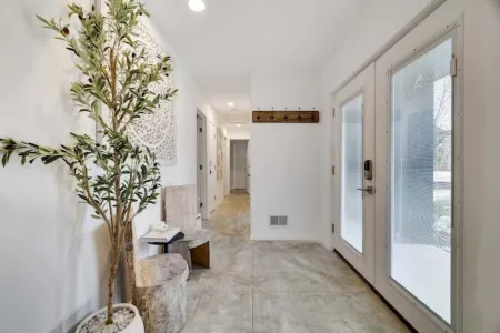 Modern Rustic Private Ranch Home Отели в г. Танкханнок Тауншип