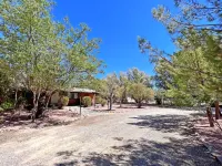 Wagon Wheel Ranch Close to Dvnp with Hot Tub and Cowboy Pool