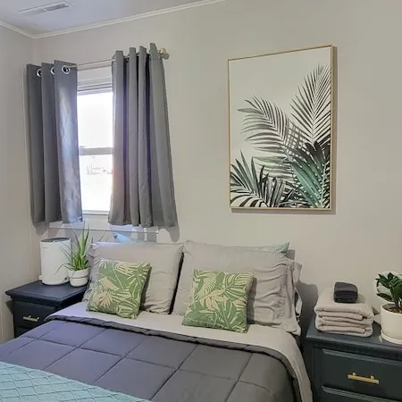 >> Garden Suite << Zoo \ Walking Paths \ Downtown \ Parks \ SportsOne Complex