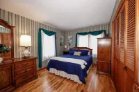 Summertime Fun at the White Squirrel Lodge! Hotels near Halltown
