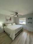 Newly renovated. Across from the beach apartment Hotels in Ponce Inlet
