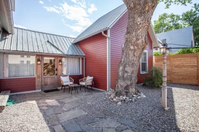 Privacy, Nature & A Hip Happening Downtown