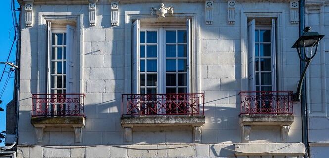 La Maison des Cochers- appartement du rez de chaussée Ξενοδοχεία στην πόλη Amboise