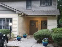 4 Bedroom 2200 sq ft  beautiful Sea Trail Golf Resort 5 minutes to ocean waves! Hotels in Sunset Beach