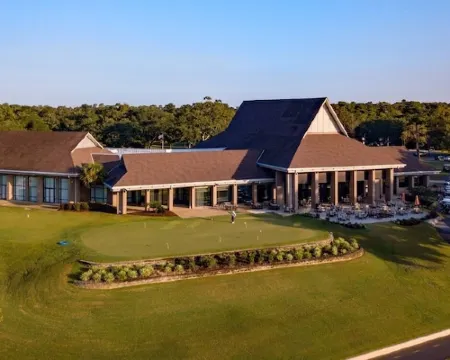 Golf Course-Swimming Pool-Sleeps 4! Hotels in Diamondhead