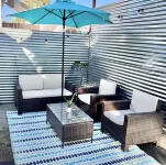 Hidden Cozy bungalow close to DT, beaches, & base // pet-friendly //