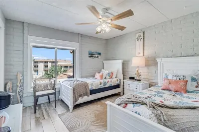 Coral Haven - Gulf Front Condo with beach views and boardwalk to beach