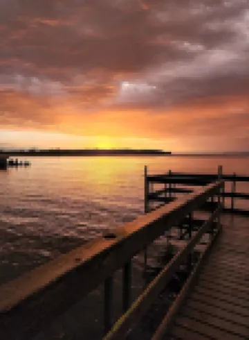 Downtown Isle; one block to Lake Mille Lacs beach!