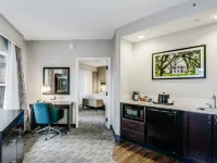 ハンプトン イン & スイーツ モバイル ダウンタウン ヒストリック ディストリクト モビールのホテル