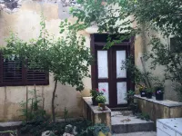 Charming Apartment in Lukovo Šugarje with Mountain Views