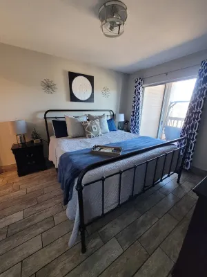 Walk-In Unit W/Lake View and Close to SDC