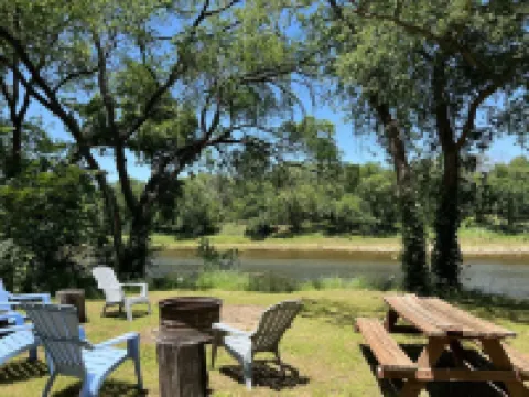 Perfect Getaway On The River Yet Minutes Drive To Magnolia And Waco Attractions