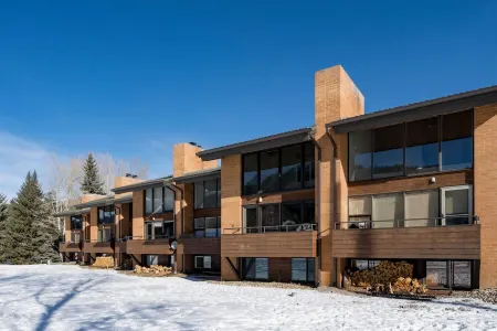 Vail/Beaver Creek Mountain Retreat on Golf Course