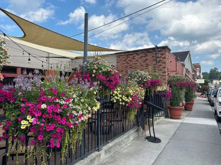 Lewisburg’s Southern Bell, a charming bungalow with a Southern feel!