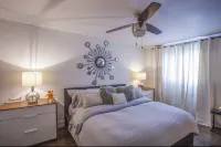 The BEST Old Town Scottsdale location!!1 bd /1bth beautiful mid century condo.