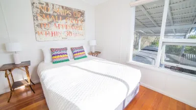 The Hideaway at Swansea - absolute beachfront