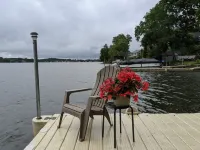 🌅A Lakefront Sunrise retreat for Couples or Families🌅