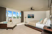 DIRECT BEACHFRONT WAILEA PANORAMIC OCEAN & OUTER ISLAND VIEWS 4Bd 3BA 3892 s.f.