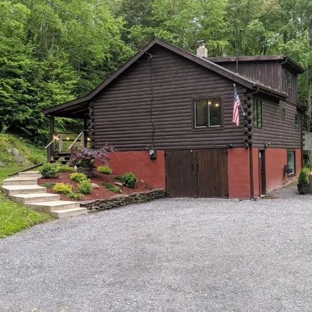 Cabin Eight-Oh-Five