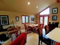 Beautiful Mountain views, 5 ski areas, Nat'l forest hiking, biking, lakes.