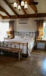 Foothills Ranch House in Casas Adobes, 8 ac estate with Pool, Tennis, Pickleball