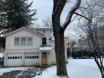 Woodstock Village Carriage House Hotels near Collective the Art of Craft