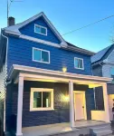 Cozy 3-bedroom house near Pittsburgh Waterfront Area 케니우드 샵스 주변 호텔