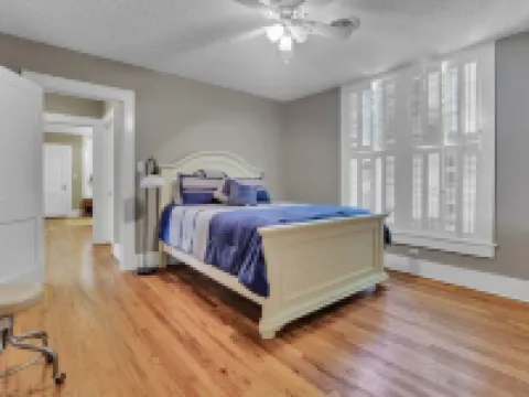 Home is located the historic part of Ardmore Oklahoma Hotels in Ardmore