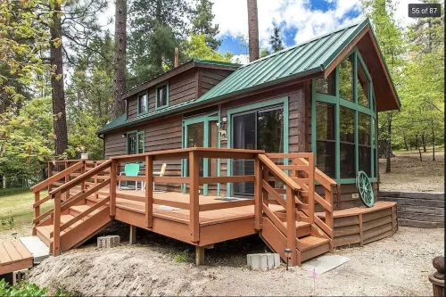 Idyllic Mountain Cabin