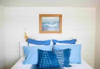 Lake Hamilton Retreat -- Sleeps 24 with Dock  & Views