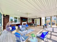 Coastal Cottage on the Water with Dock Hotels in Stump Sound