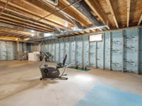 Open Concept /Spacious/ Private /Modern /Hardwoods Hoteles en Oswego