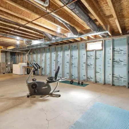 Open Concept /Spacious/ Private /Modern /Hardwoods
