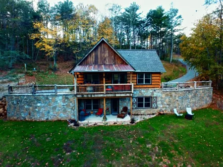 Paradise at the Rivers Edge! A Private Waterfront Log Cabin,snow ski/fish nearby