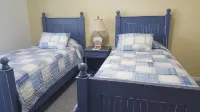 Treetops Riverfront Private Cottage w/Dock,Wildlife,Kayak,Bike,Pool,100+ Reviews