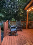 3/2 Log Cabin with year round rushing creek. Hot tub, wifi, A/C, arcade game. - 3-Star