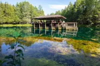 Pet-Friendly Riverfront Cabin on 5 Acres with Fast Wi-Fi in Central U.P.. - 4-Sterne