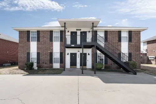 Charming 2-bedroom apartment with WiFi, AC in fantastic Killeen