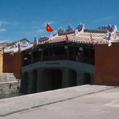 Hoi An Canal House Riverside By Haviland Отели рядом с достопримечательностью «Japanese Covered Bridge»