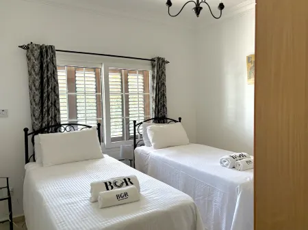 Charming Villa in Tranquil Area Отели в г. Lapithos