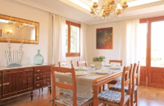 Quiet residential area, beach 300m, pool, rustic kitchen, ideal for families