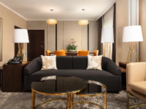 DoubleTree by Hilton Lodz โรงแรมใกล้สนามบินวลาดีสลาว์ เรย์มอนต์