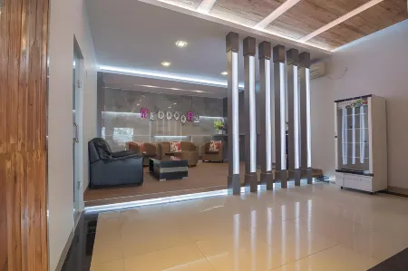 RedDoorz @ Batu Aji Batam Отели рядом с достопримечательностью «Kumala Shipyard»