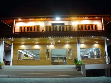 Baan Rom Mai Отели рядом с достопримечательностью «Sutongpe Bridge»