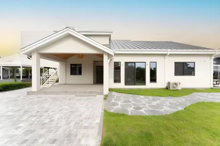 Daebudo Ieung-Ieung Private Pension Отели рядом с достопримечательностью «365 대부도 캠핑시티»