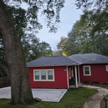 3-bedroom house in enjoyable Laurel with WiFi, AC Отели в г. Лорел