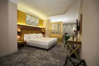 Saint Eugène Hotel Hotel dekat Grand Poste