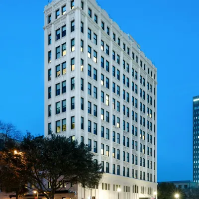 Moxy Columbia Downtown Hotels near Trinity Episcopal Cathedral