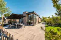 Lodge 4.5 km from the Seaside Town of Rockanje Hotels in Ouddorp