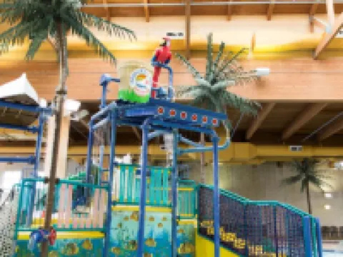 3-bedroom Cabin 13 in Bridges Bay, with on site eating and in/outdoor pool. 阿諾茲帕克酒店